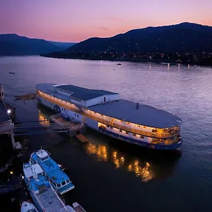Aquamarina Bateau-hôtel